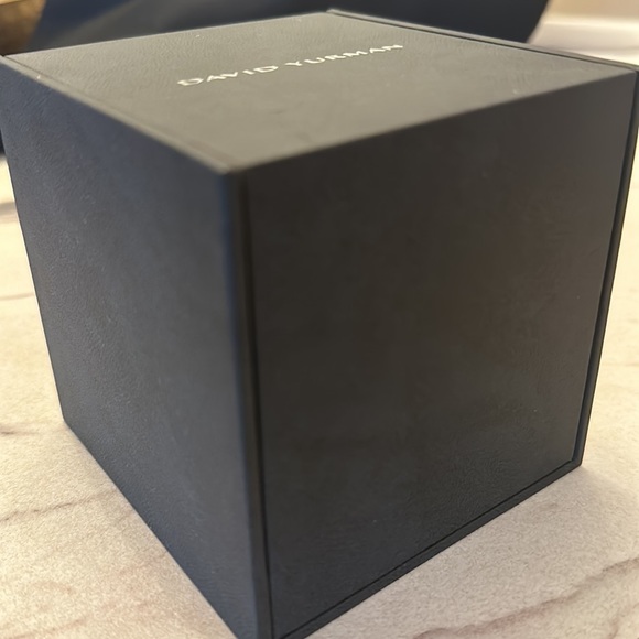 David Yurman jewelry box - Picture 4 of 5